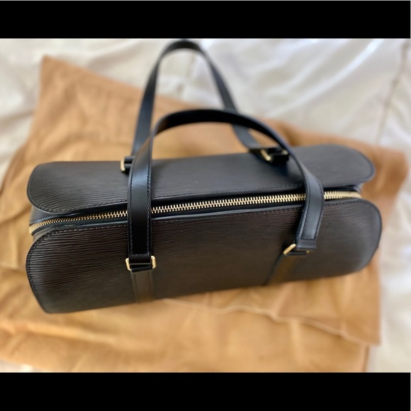 Authentic Louis Vuitton Papillon Epi leather black - Picture 5 of 16